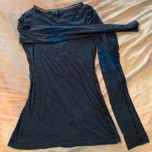 Lululemon size 6 long sleeve t shirt blue and gray